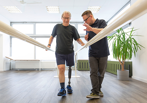 Rehabilitation mit Beinprothese